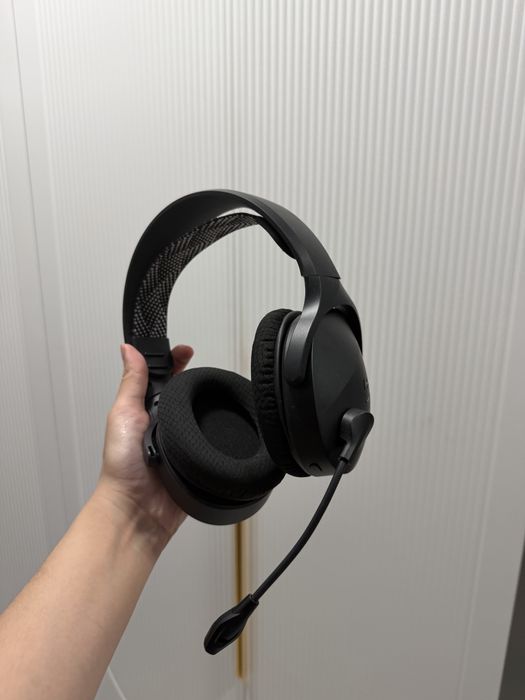 Почти новые наушники hyper x