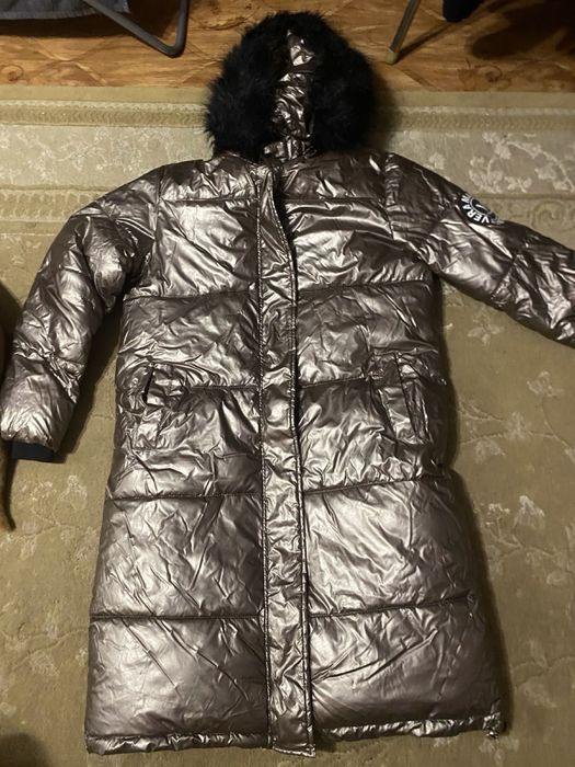 Продам женскую зимнию куртку
