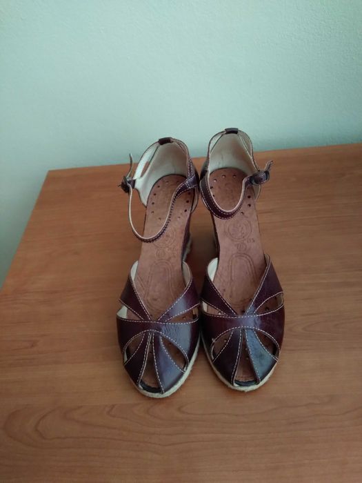 Vand sandale(piele naturala) elegante si comode