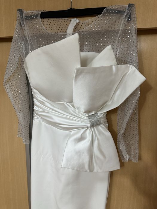 Rochie  cu fundă 3D si pietricele