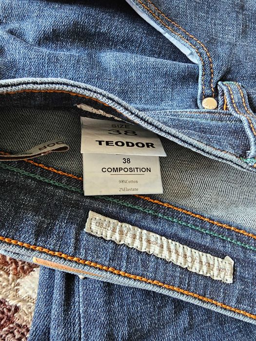 Тъмносини дънки с удобен и свободен силует от "ТЕОДОР" - размер 38