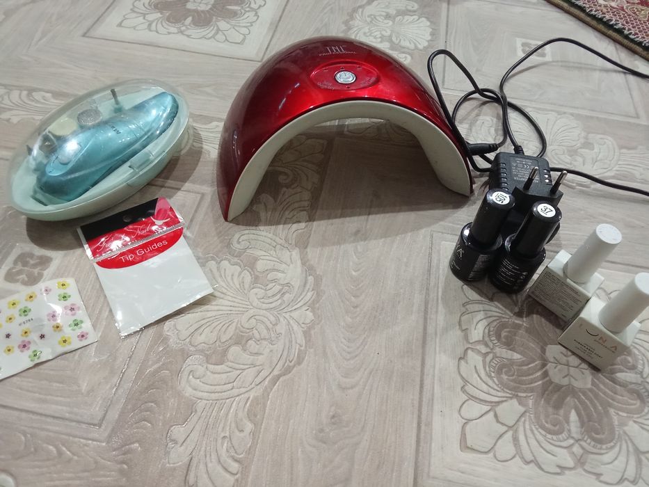 Продам лампу для ногтей.