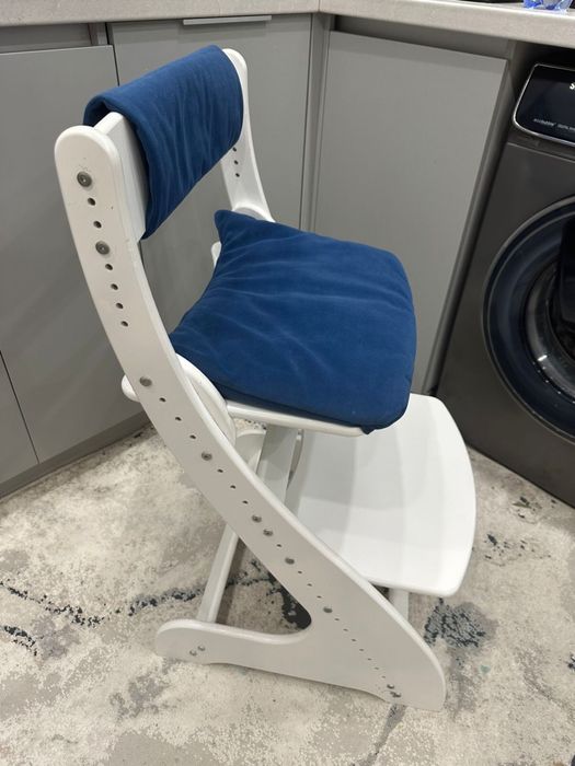 Продам детский растущий стул