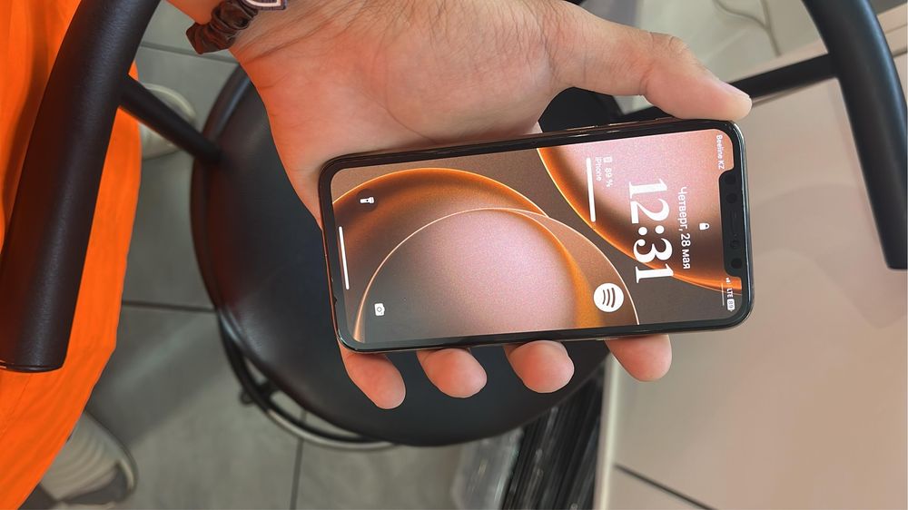 Iphone 11 pro 64/73%