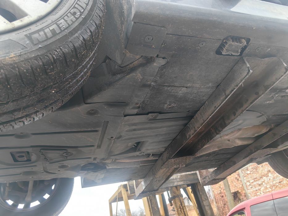 Бмв Е90 2.0 бензин на части