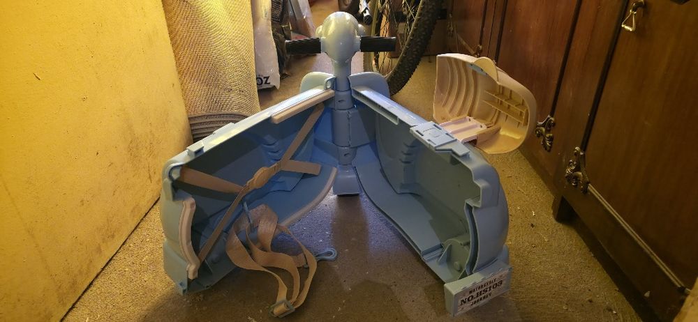 Продавам детски мотор куфар за бутане