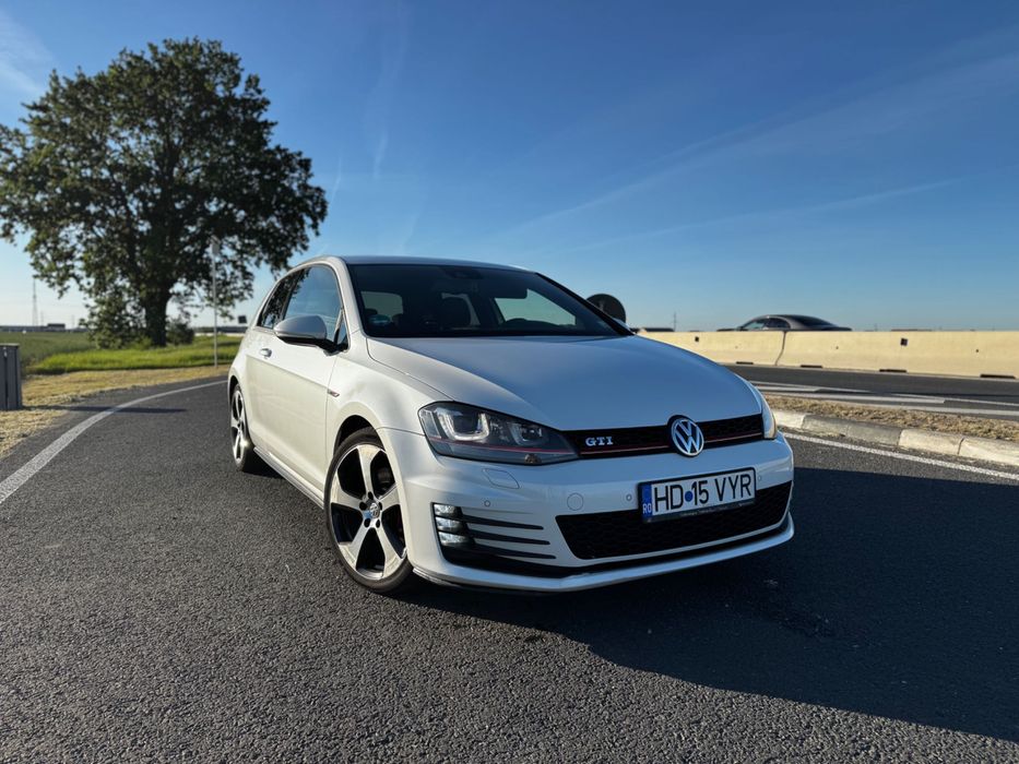 Volkswagen Golf 7 GTI 2.0 TSI 220hp