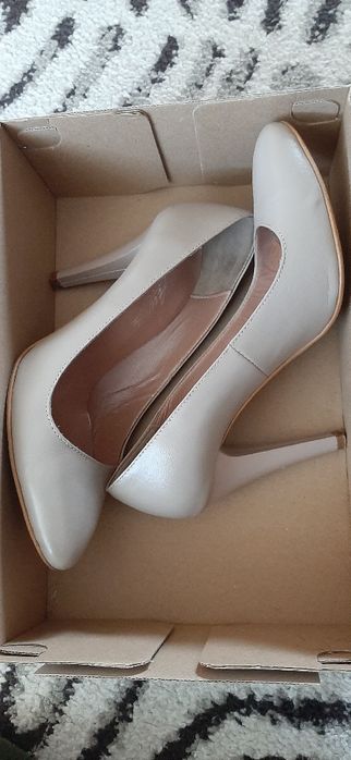 Pantofi cu toc roz pudra piele naturala