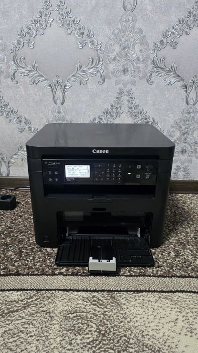 Продаю принтер Canon MF231 (3в1)