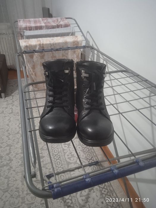 Женские демисезонные ботинки