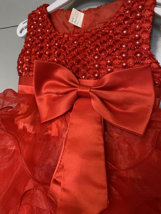 Платье нарядное на 1-2 годика