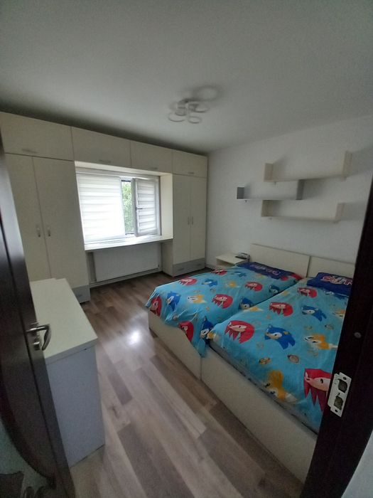Închiriez apartament