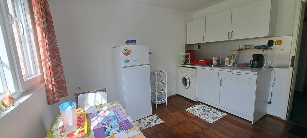 Дава се под наем Етаж от къща в София, Център - 45 кв.м за 357 € - Снимка #1