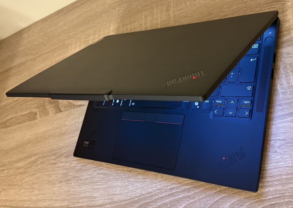 TOP! Lenovo Thinkpad T14s Gen5 2.8K OLED 1TB Ultra 7 155U ! LTE SiM
