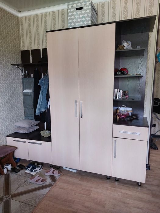 Шкаф прихожая в хорошем состоянии