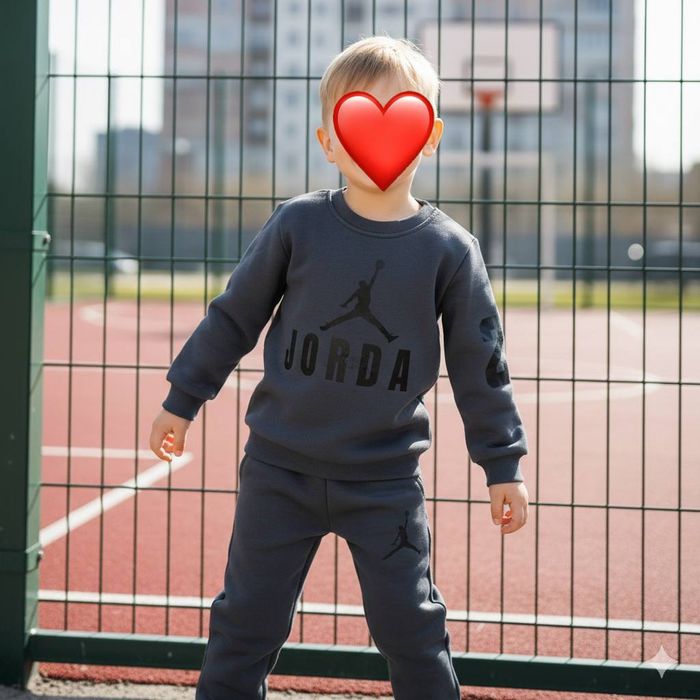 Продам детскую вещи