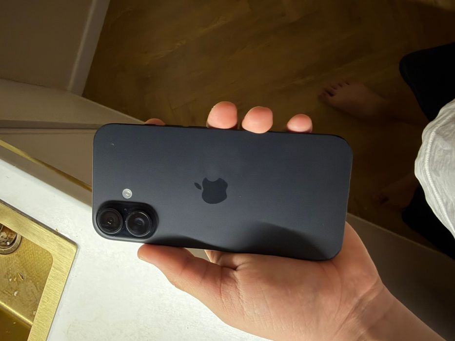Iphone 16 в отличном состояний