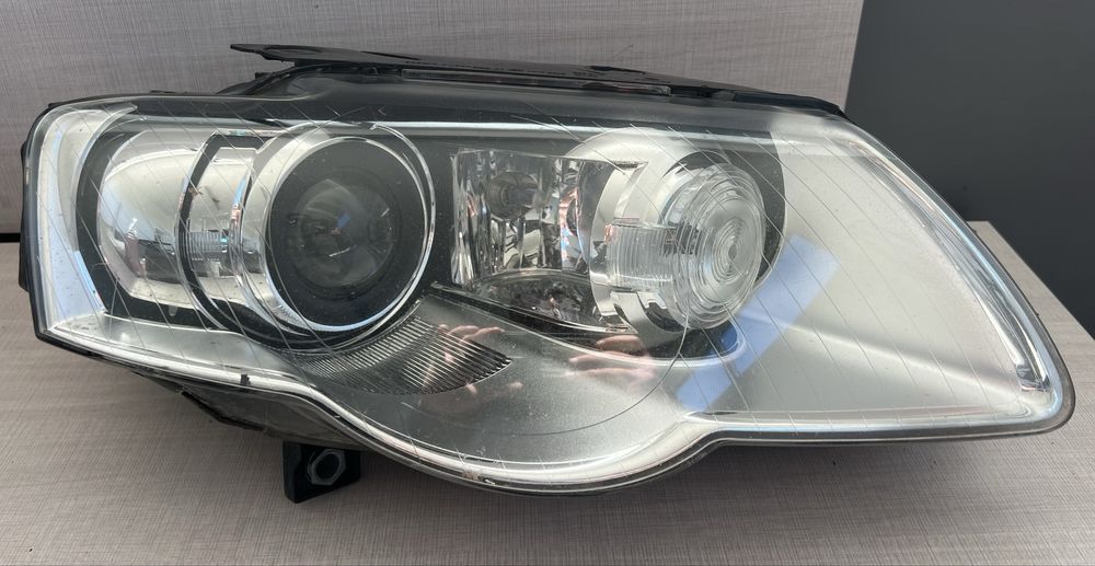 Фарове Bi-Xenon VW Passat B6