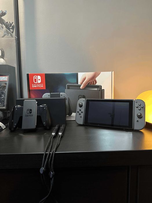 Nintendo Switch 1 + SD Card 128GB