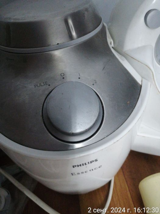 Кухонный комбайн Philips  Essence HR7765
