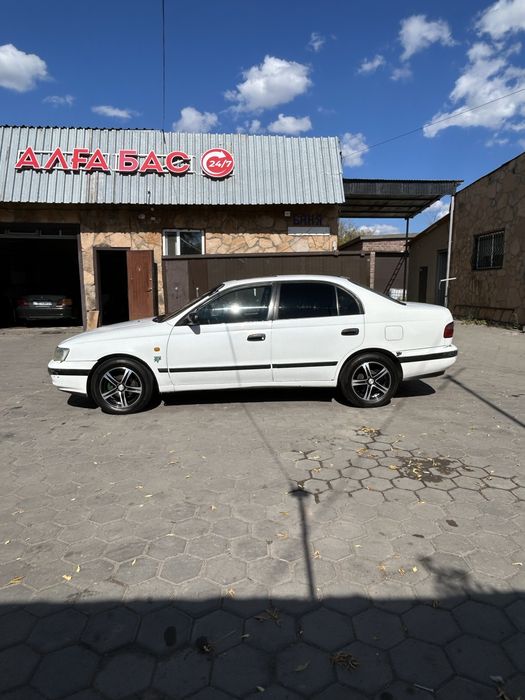Toyota carina e 1.6