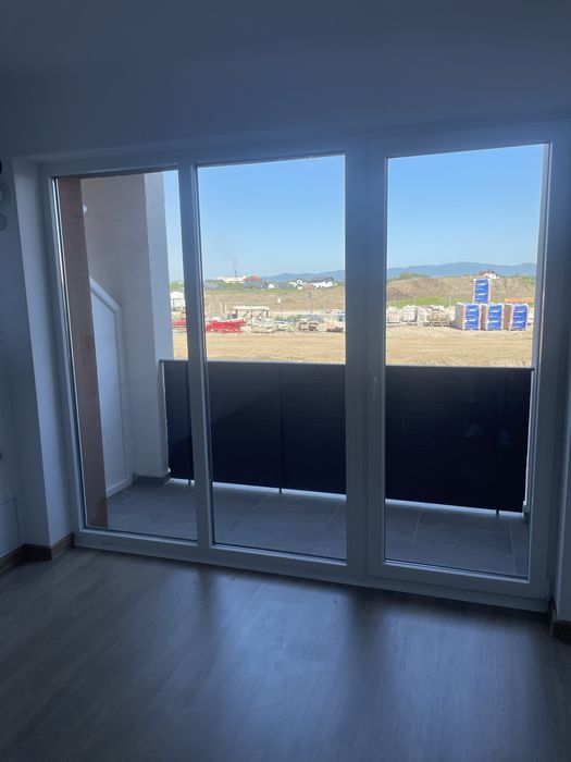 Proprietar vand garsoniera cu parcare