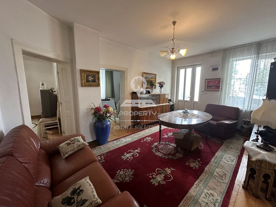 Продава се Къща в Разлог - 375 кв.м за 931 €/кв.м - Снимка #3