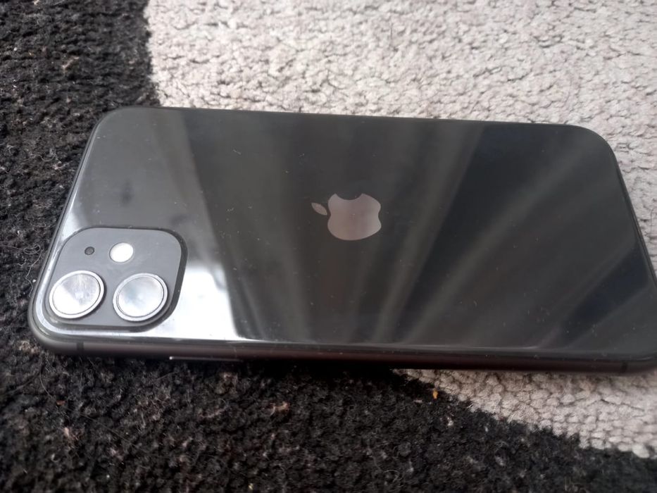 Айфон 11,128гб эмкость 84%