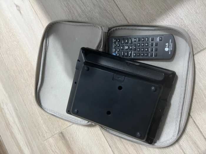 Vând DVD player LG