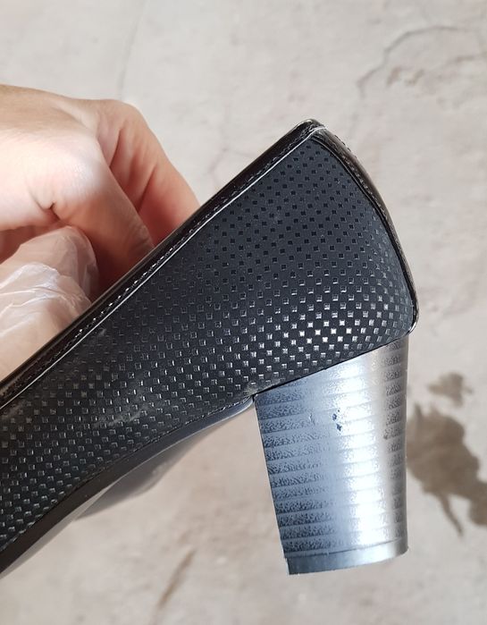 Продам женскую обувь