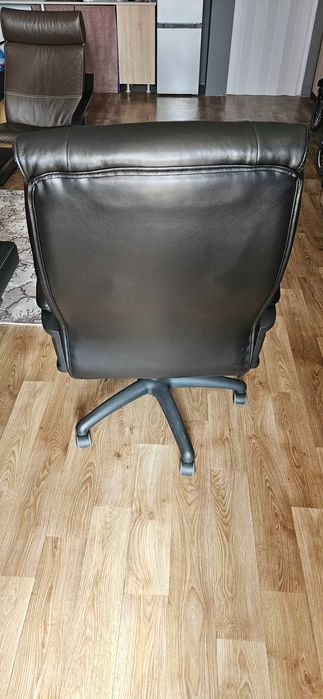 Офис стол TJELE черна изкуствена кожа/черен