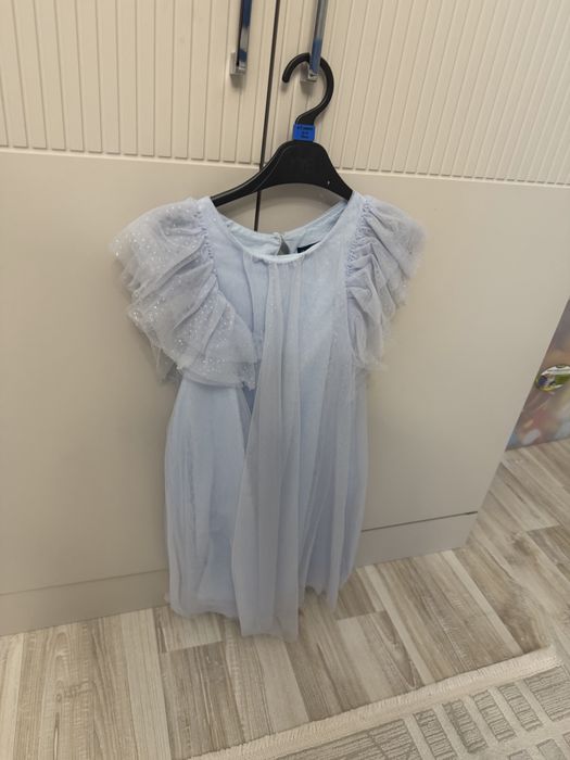 Продам платья для близняшек