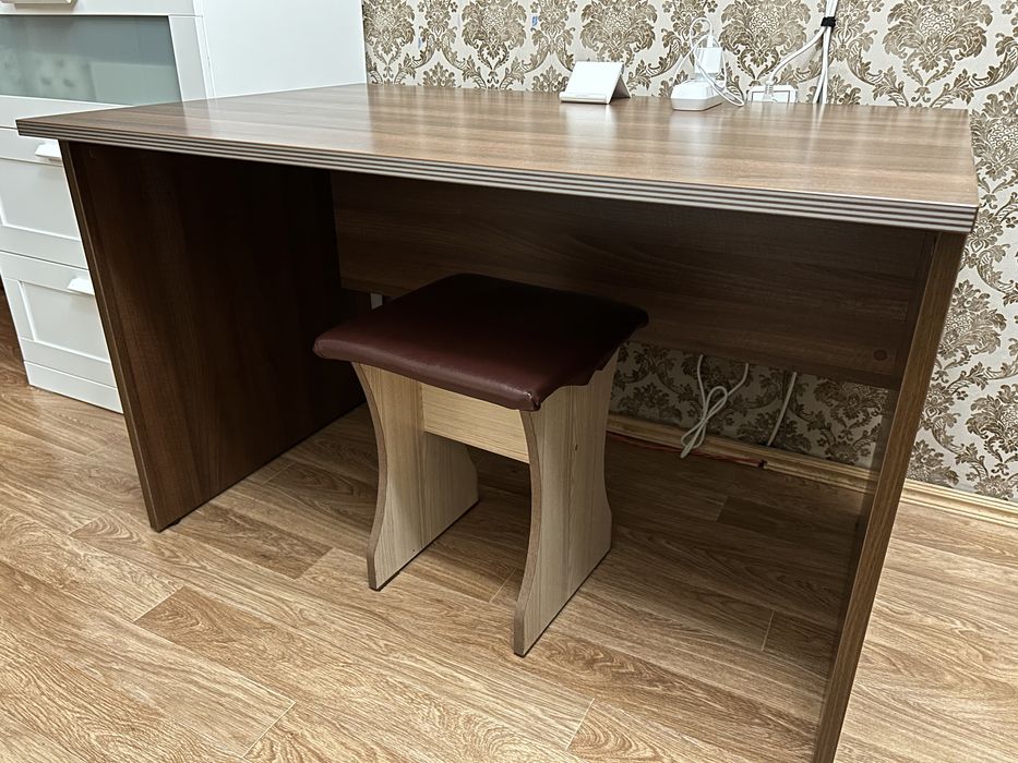 Стол офисный