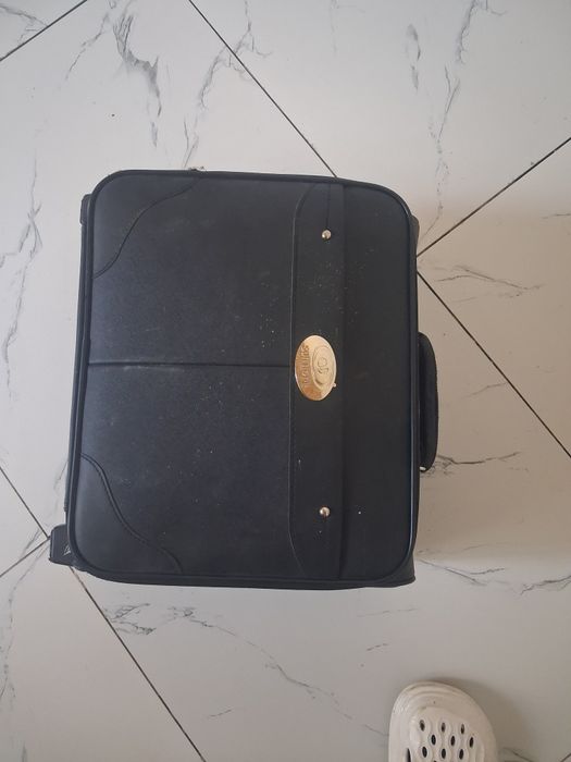 Чемодан малинки  бу