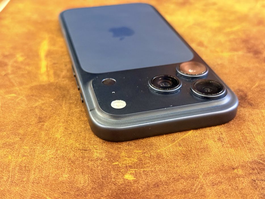 iPhone 17 Pro 15 зареждания!!!