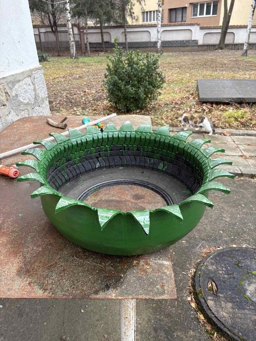 Саксия от гума зелена