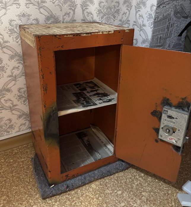 Продам сейф, металический шкаф