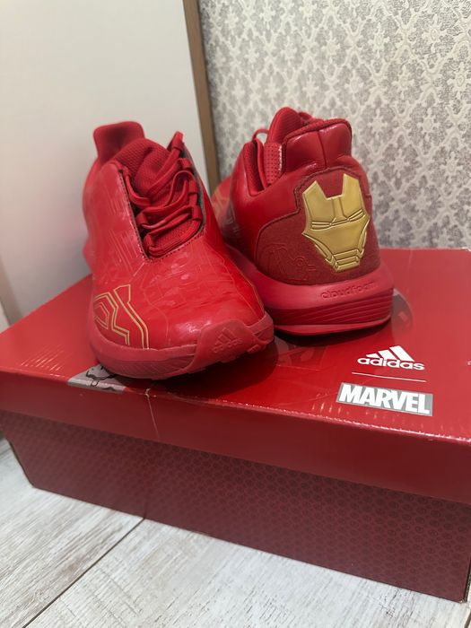 Кроссовки мальчику-подростку