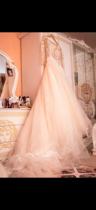 Rochie de mireasa purtata o singura data