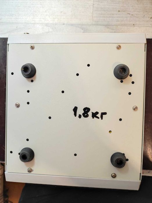 Продава се честотомер до 2700МХц за ремонт на комуникационна техника