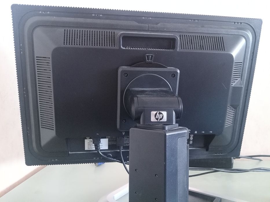 Монитор HP LP2475W