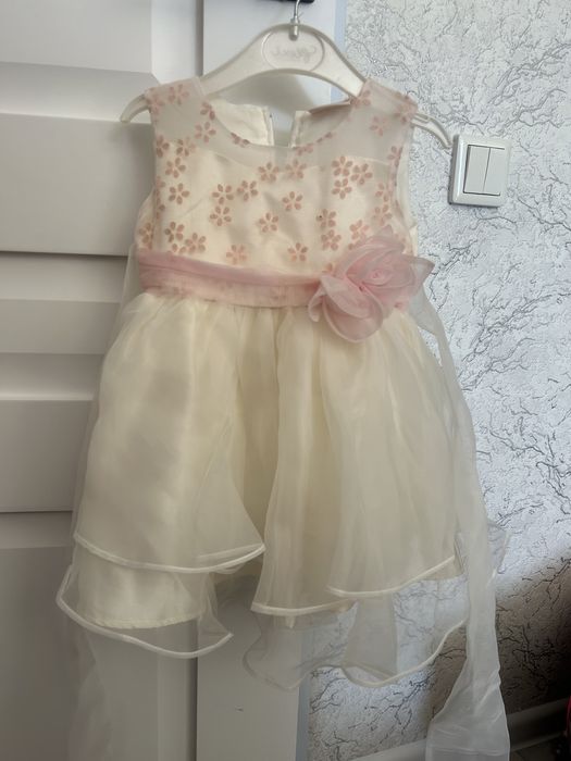 Продам платья нарядные