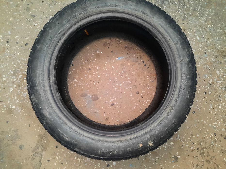 Продам  шина размерами 215 × 17×  55