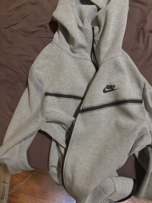 Nike tech fleece 2 броя за 50 евро