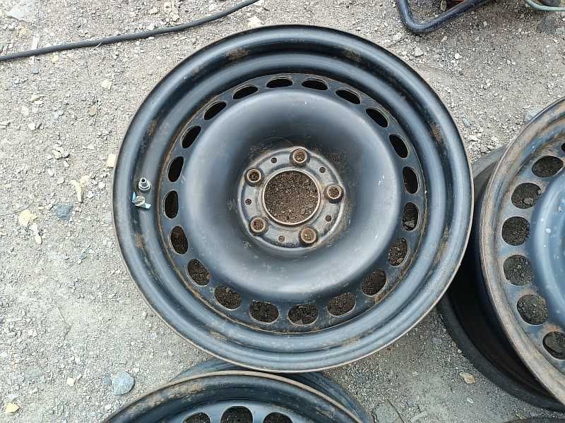 Продам оригинальные металлические диски на BMW 5 Е34