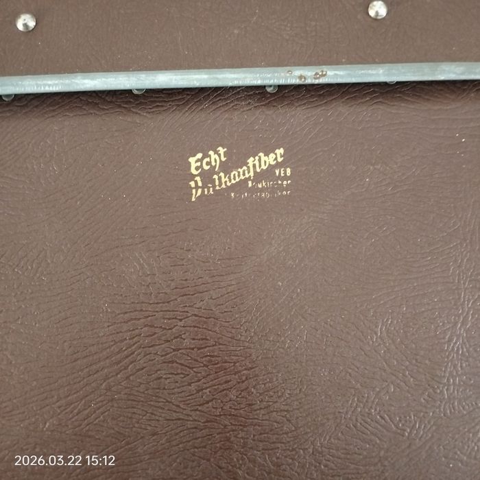 Чемодан старинный винтажный.