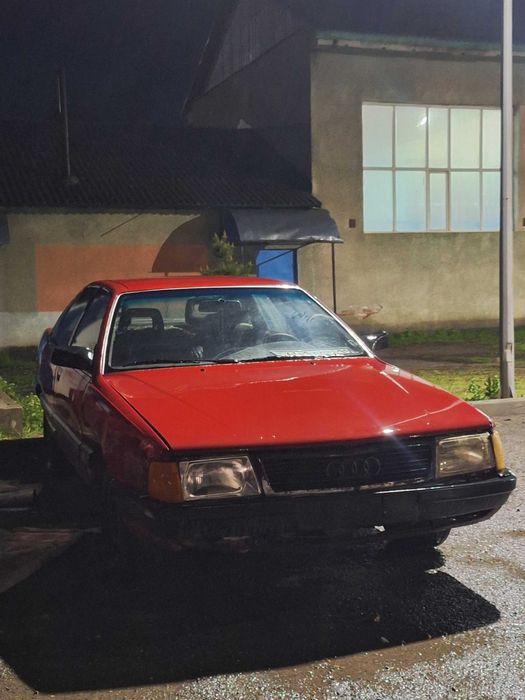 срочно продам ауди 100