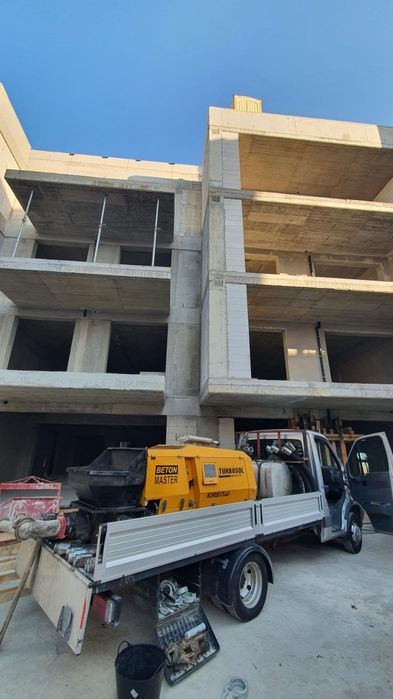 Închiriez Pompă Beton Staționară (Furtun) / Pompare Beton