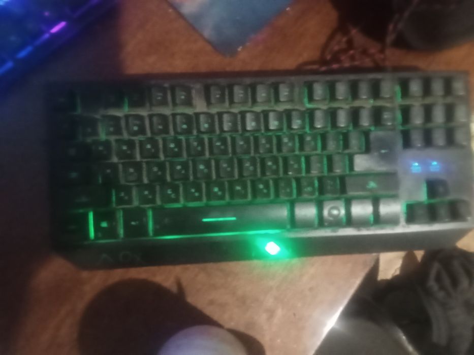 Продам клавиатуру