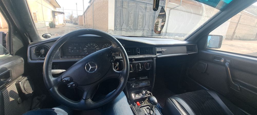 Mersedes W201 Mator111 gaz4